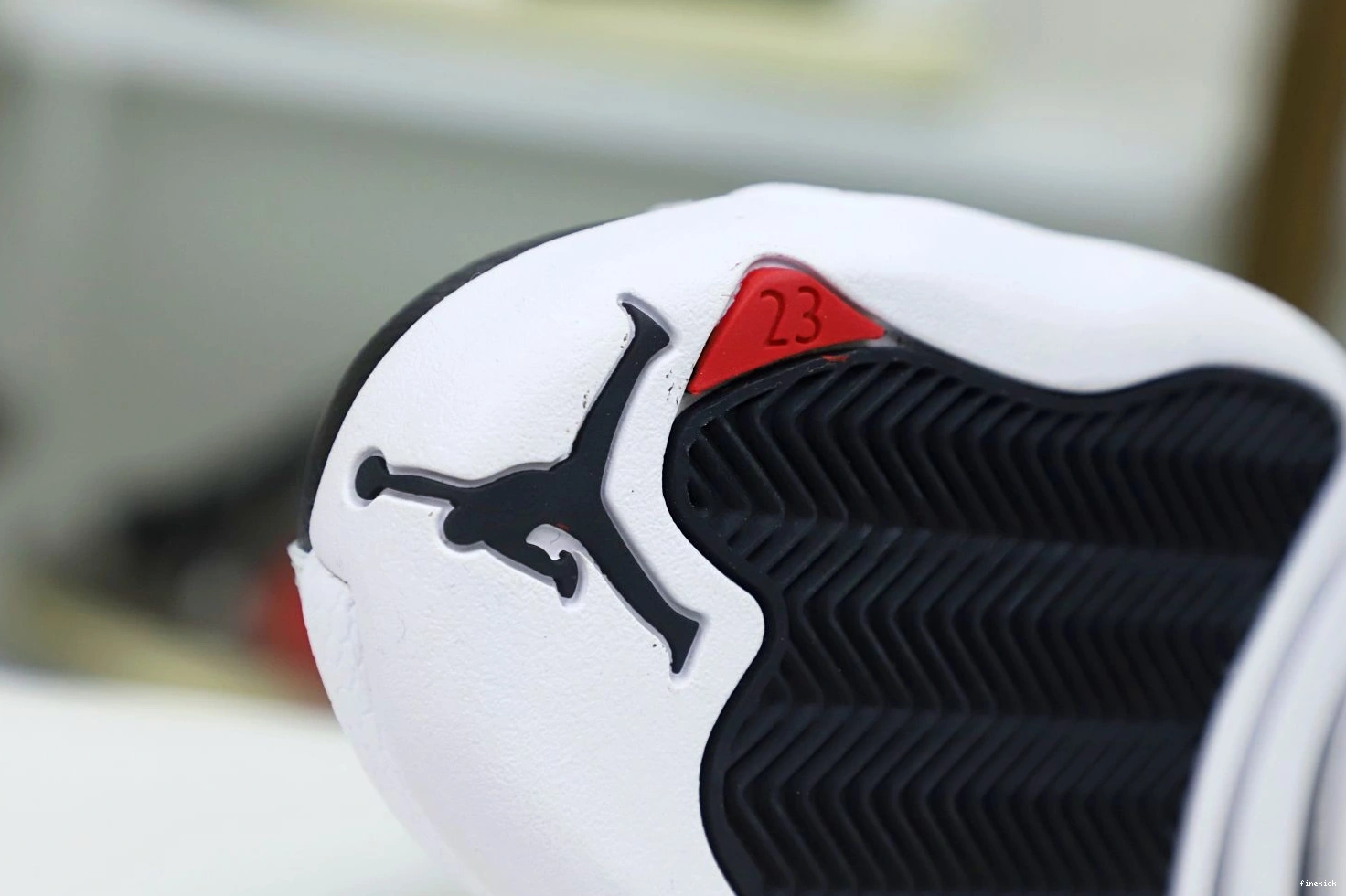 PLAYOFFS RETRO JORDAN 2022 AIR 12 0311